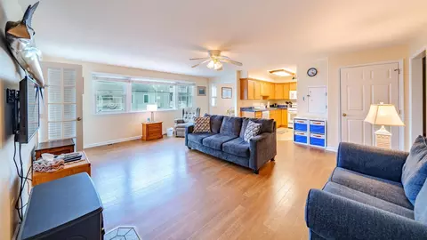 Living - 401 S Bayview Dr, Strathmere, NJ 08248 photo 4 of 5