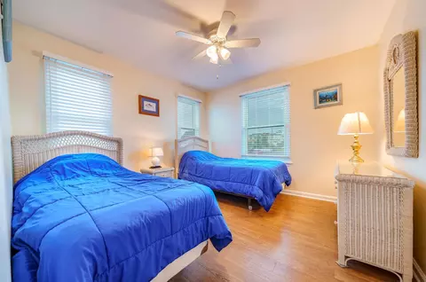 Bedroom - 401 S Bayview Dr, Strathmere, NJ 08248 photo 7 of 7