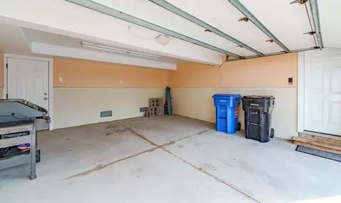Exterior - 401 S Bayview Dr, Strathmere, NJ 08248 photo 3 of 3