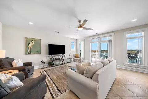 Living - 910 Ocean Dr #910, Avalon, NJ 08202 photo 1 of 4