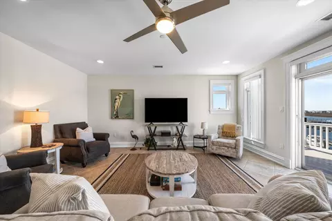 Living - 910 Ocean Dr #910, Avalon, NJ 08202 photo 2 of 4