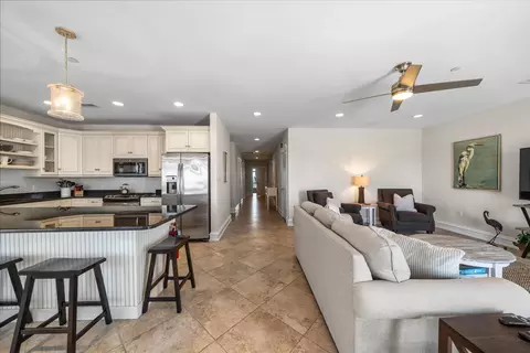 Entry Way - 910 Ocean Dr #910, Avalon, NJ 08202 photo 1 of 2