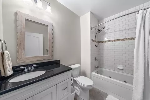 Bath - 910 Ocean Dr #910, Avalon, NJ 08202 photo 1 of 3
