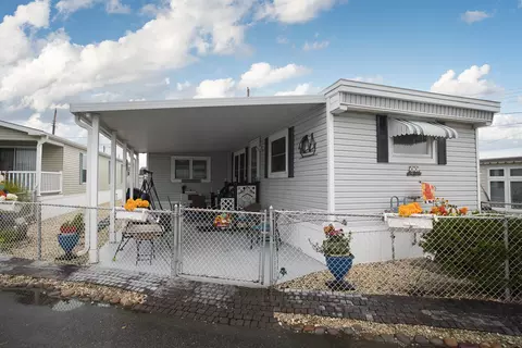 33 Keo Dr, Wildwood, NJ 08260