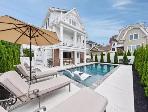 Exterior - 5765 Ocean Dr, Avalon, NJ 08202 photo 6 of 7