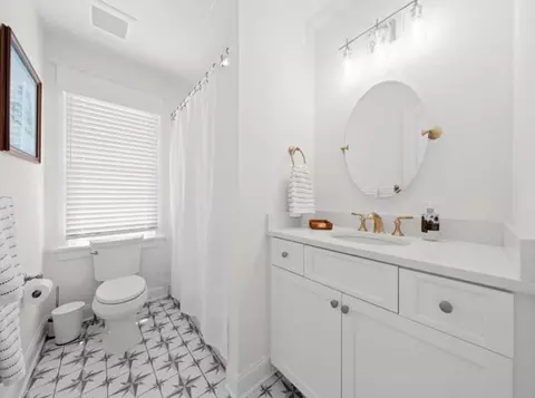 Bath - 5765 Ocean Dr, Avalon, NJ 08202 photo 1 of 4