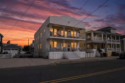211 E Heather Rd, Wildwood Crest, NJ 08260