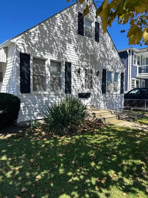 8406 Pacific Ave, Wildwood Crest, NJ 08260