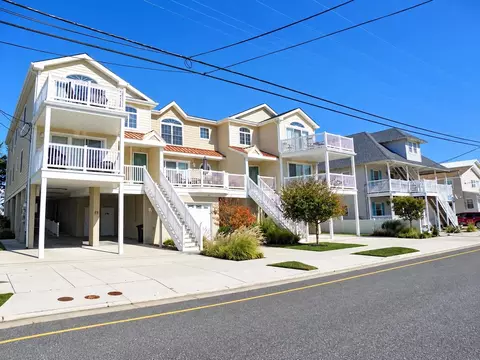 421 E 18th St #3, North Wildwood, NJ 08260