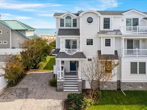 17 45th St #NORTH, Sea Isle City, NJ 08243