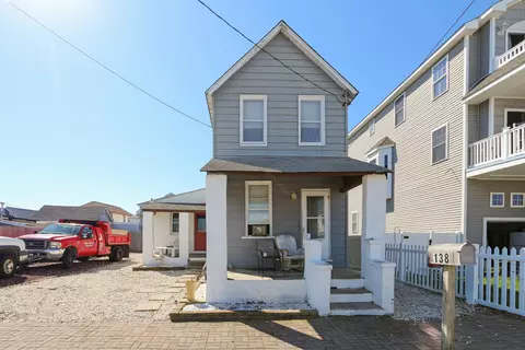 138 W Burk Ave, Wildwood, NJ 08260