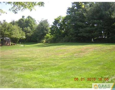 498 Westgate Dr, Edison, NJ 08820 photo 4