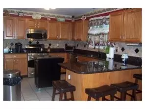 81 Sewaren Ave, NJ 07077 photo 2