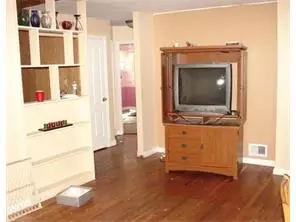 6 Joyce Pl, NJ 08859 photo 2