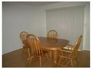 9 Hickory Ct, Middlesex, NJ 08846 photo 3
