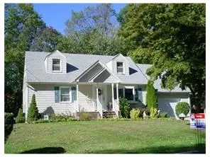 33 Brookside Ter, Clark, NJ 07066 photo 1