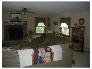 33 Brookside Ter, Clark, NJ 07066 photo 4