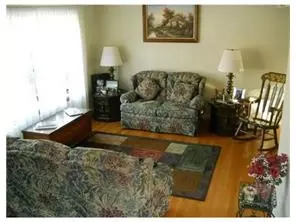 20 Starlit Dr, Middlesex, NJ 08846 photo 2