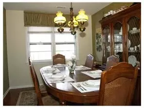 41 Roxy Ave, Edison, NJ 08820 photo 3