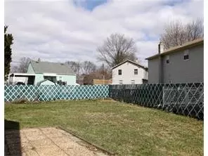553 Howard Ave, Middlesex, NJ 08846 photo 2