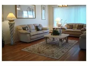 7 Mockingbird Rd, Edison, NJ 08820 photo 2