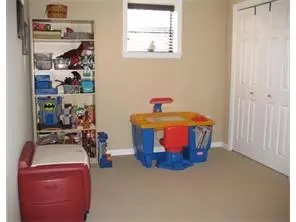 14 Adelphi Ct, Edison, NJ 08837 photo 22