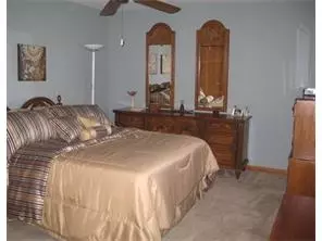 14 Adelphi Ct, Edison, NJ 08837 photo 6
