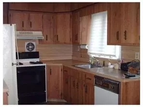 13 Albert Dr, NJ 08859 photo 3