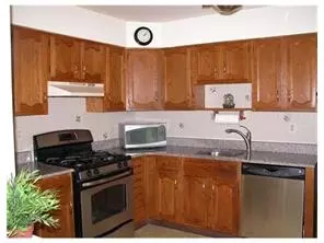 204 Maplecrest Rd, Edison, NJ 08820 photo 4