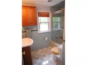 64 Willow Ave, East Franklin, NJ 08873 photo 17