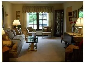 5 Holly Ct, Middlesex, NJ 08846 photo 6