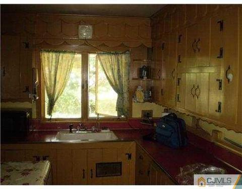 68 Orchard Rd, Middlesex, NJ 08846 photo 3