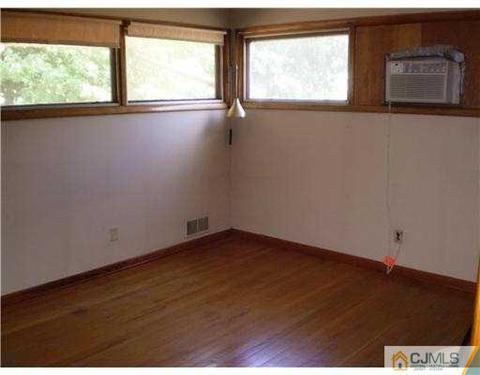 68 Orchard Rd, Middlesex, NJ 08846 photo 7