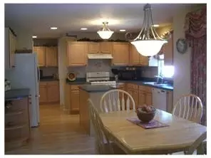 5 Vail Dr, Matawan, NJ 07747 photo 4