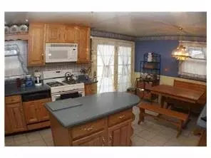 105 John St, Helmetta, NJ 08828 photo 3