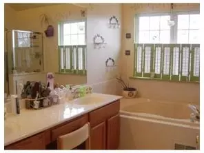 63 Rolling Brook Dr, Edison, NJ 08820 photo 9