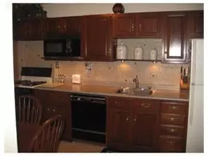 5 Eric Ct, NJ 08859 photo 2