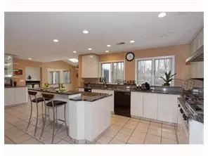 2 Wendover Rd, Edison, NJ 08820 photo 4
