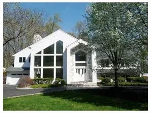 2 Wendover Rd, Edison, NJ 08820 photo 1