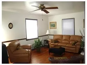 321 Giles Ave, Middlesex, NJ 08846 photo 2