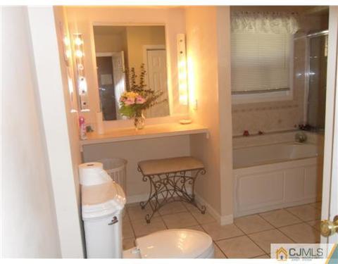 112 Runyon Ave, Middlesex, NJ 08846 photo 9