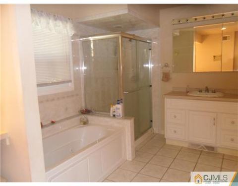 112 Runyon Ave, Middlesex, NJ 08846 photo 11