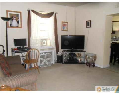 112 Runyon Ave, Middlesex, NJ 08846 photo 4