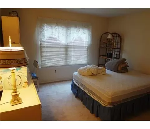 18 Pheasant Run, Edison, NJ 08820 photo 12