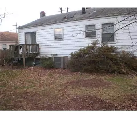 9 Maple St, Colonia, NJ 07067 photo 2