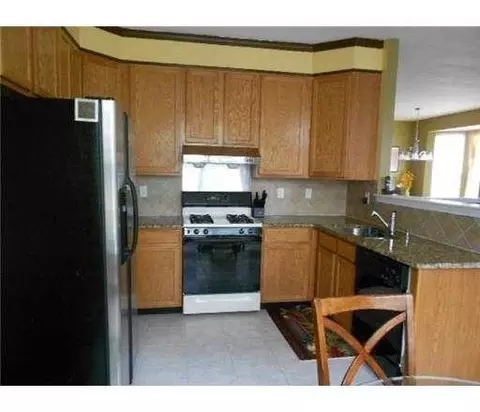 6 E Biesiada Ct, Parlin, NJ 08859 photo 7