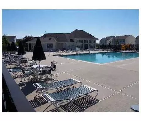 6 E Biesiada Ct, Parlin, NJ 08859 photo 4