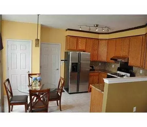 6 E Biesiada Ct, Parlin, NJ 08859 photo 8