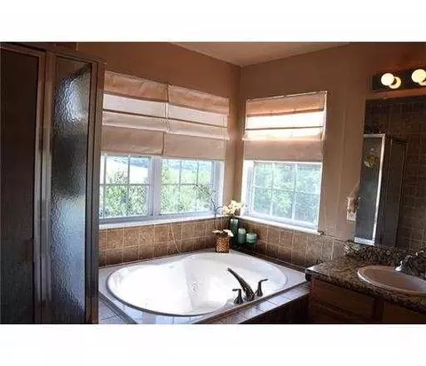 6 E Biesiada Ct, Parlin, NJ 08859 photo 14
