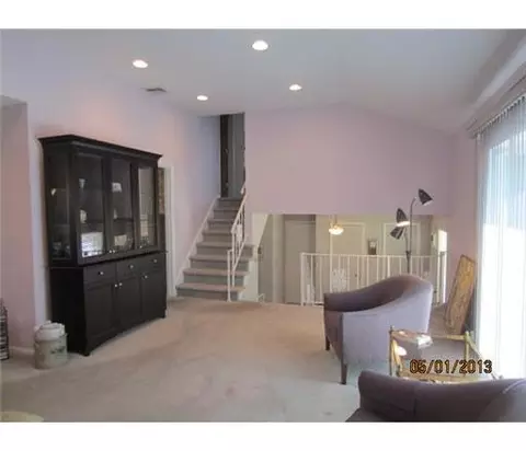 31 Brookfall Rd, Edison, NJ 08817 photo 5
